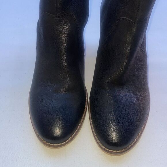 Urban Outfitters Pebbled Leather Side Zip Bootie 2.5” Stacked Heel sz 7 - Picture 2 of 8